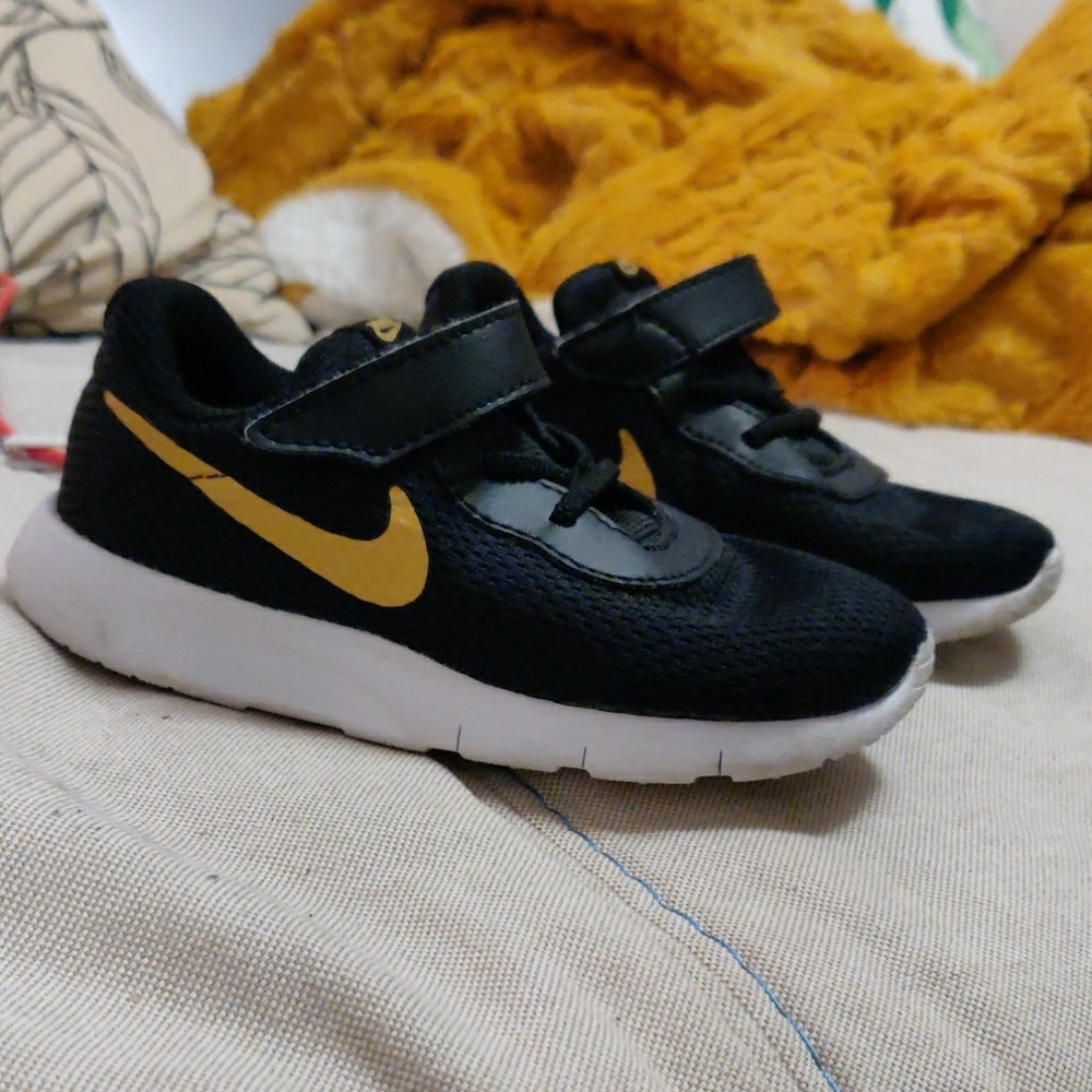 Nike tanjun sneakers